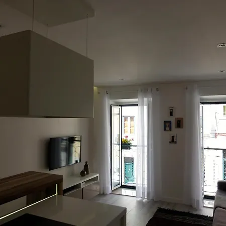 Discover Alfama Apartman *