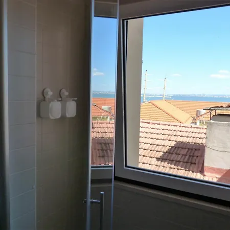 Discover Alfama Lissabon